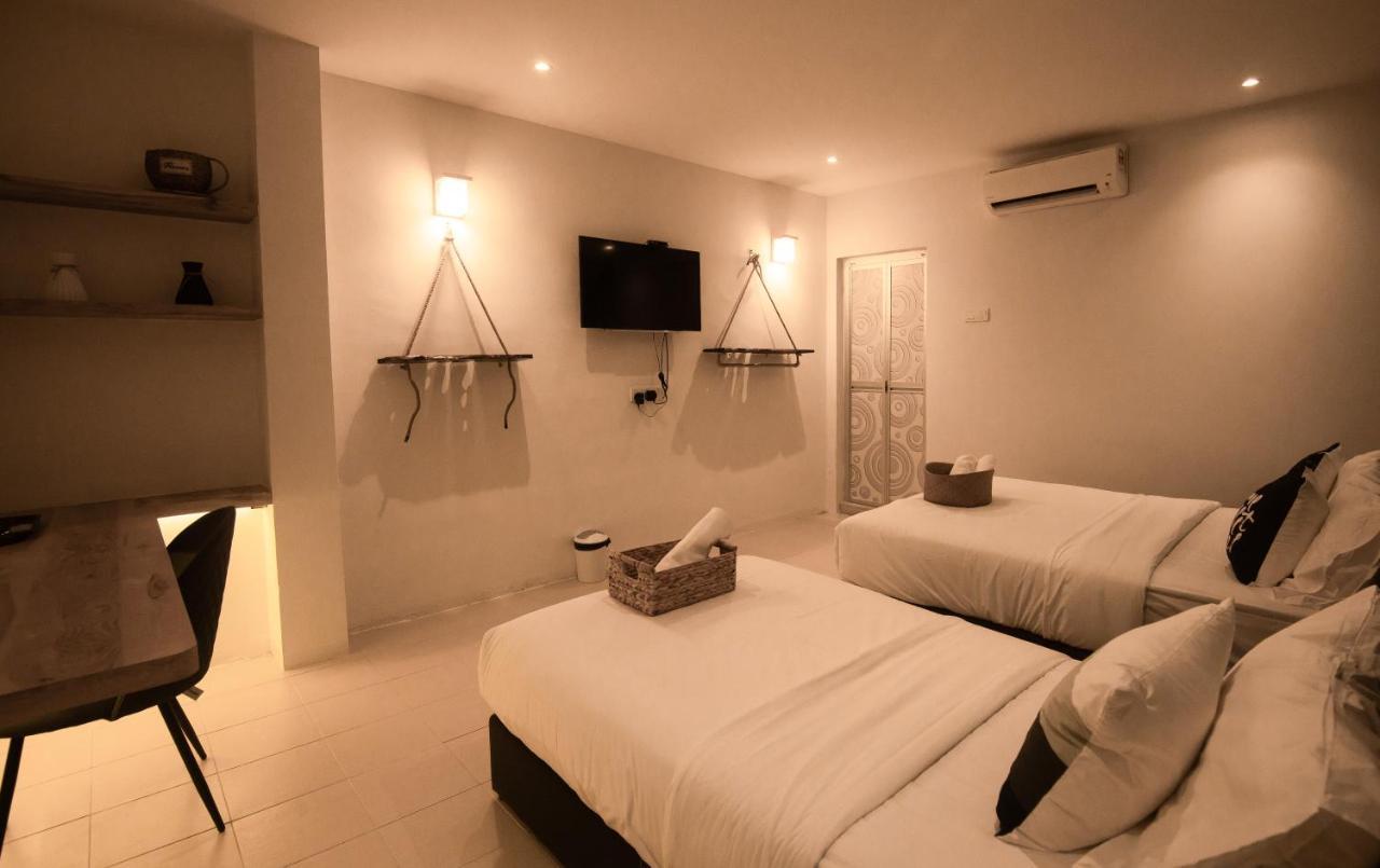 Amazing Home Inn George Town Exteriör bild